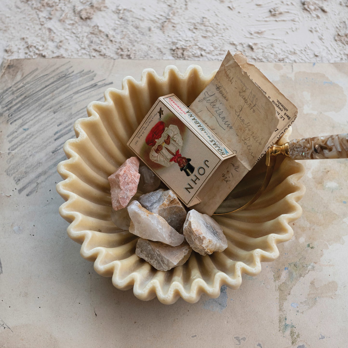 Decorative Resin Scalloped Bowl