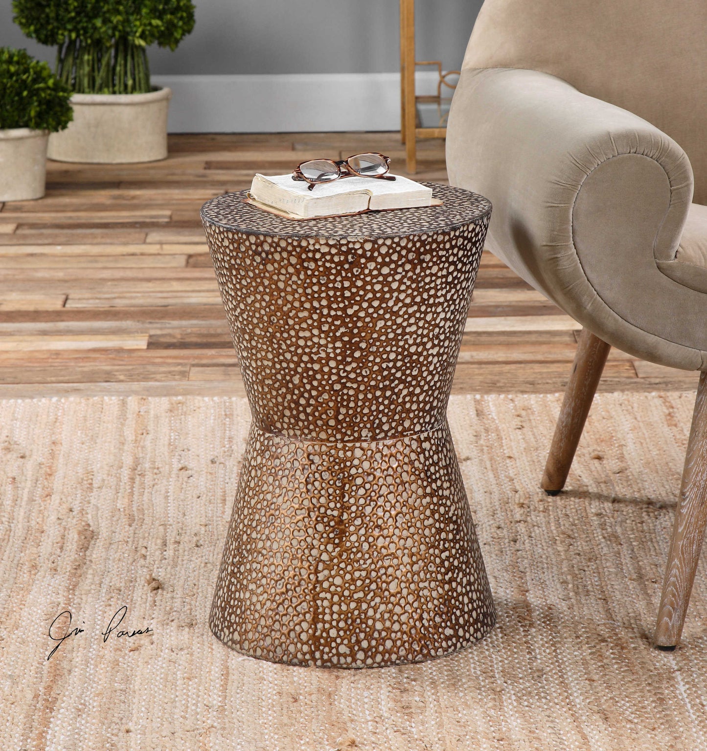 CUTLER ACCENT TABLE