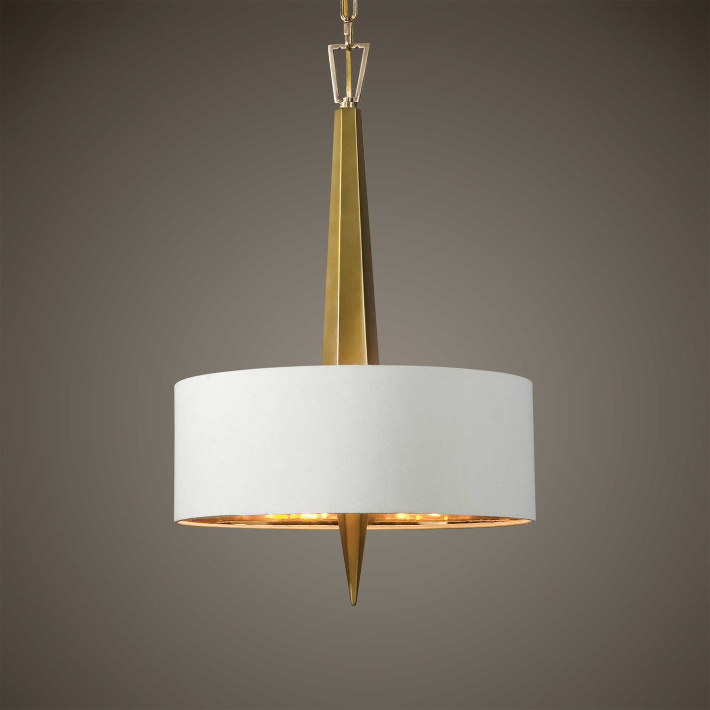 Obeliska, 3 LT Chandelier