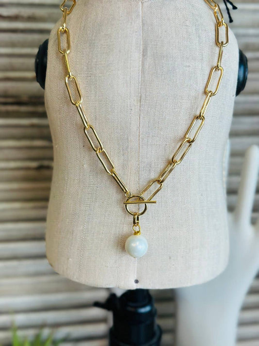 Pearl Gold Toggle Necklace