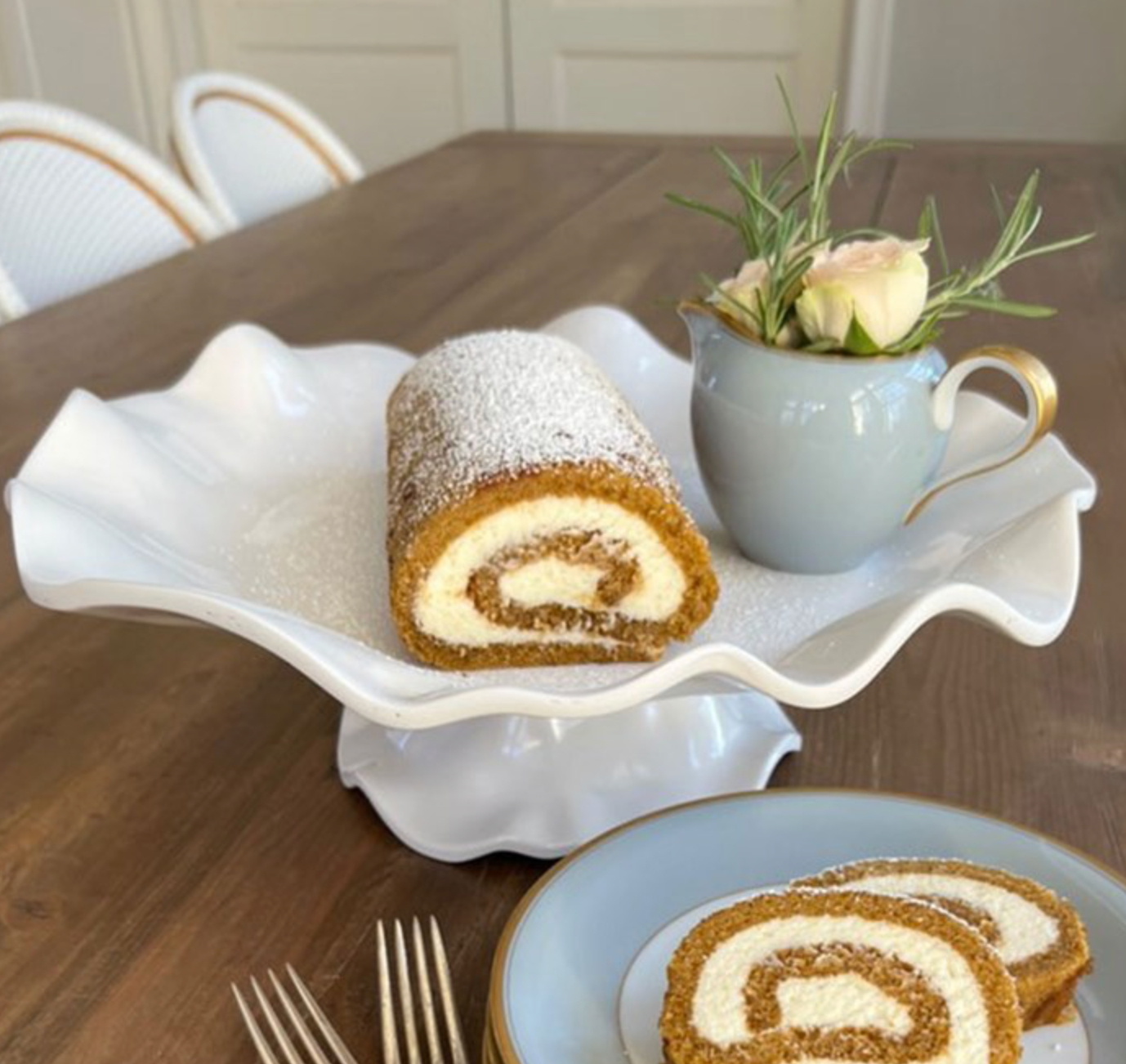 VIDA Havana Pedestal Cake Plate
