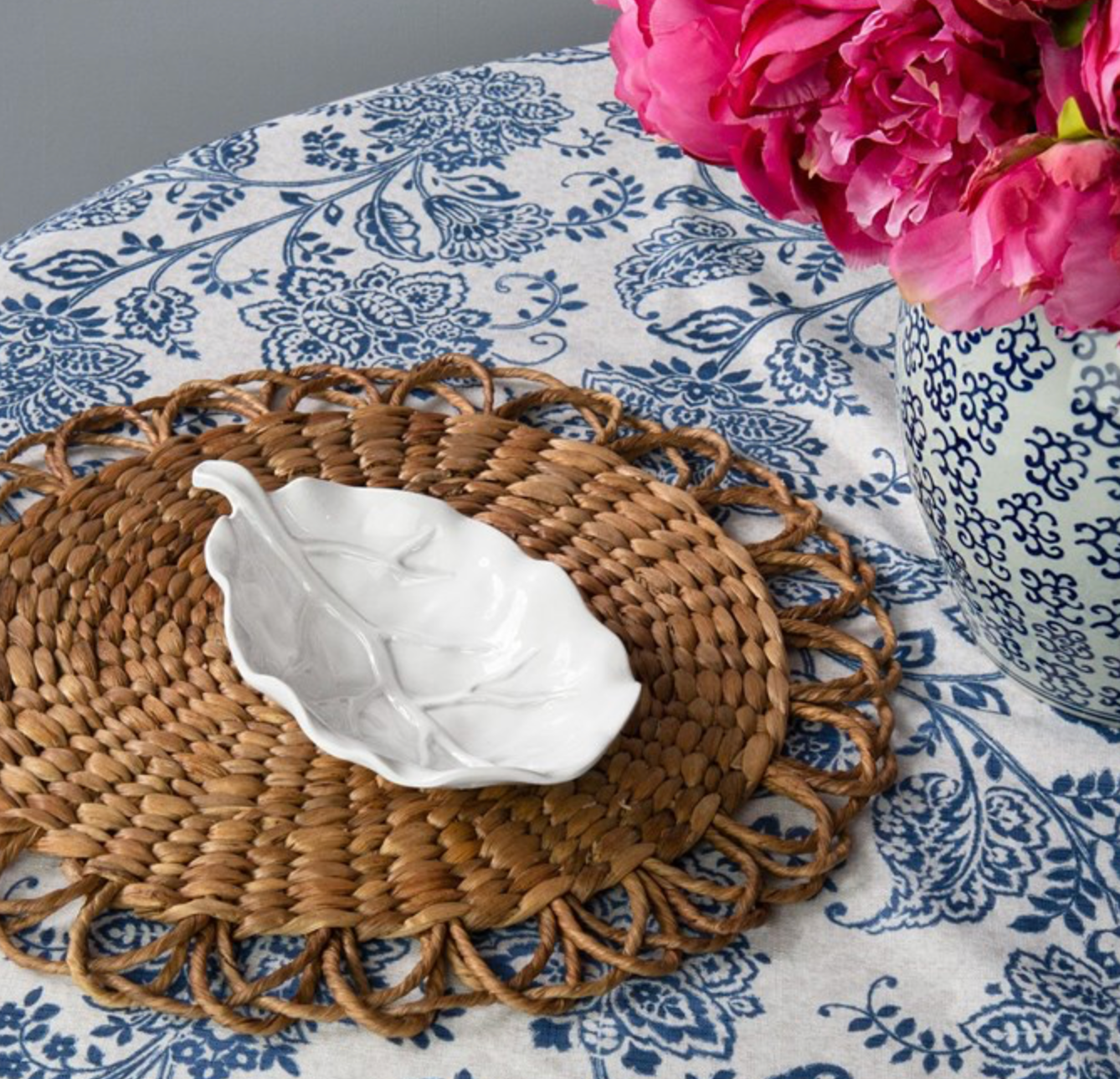 VIDA Lettuce Leaf Platter