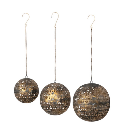 Metal opening ball ornament