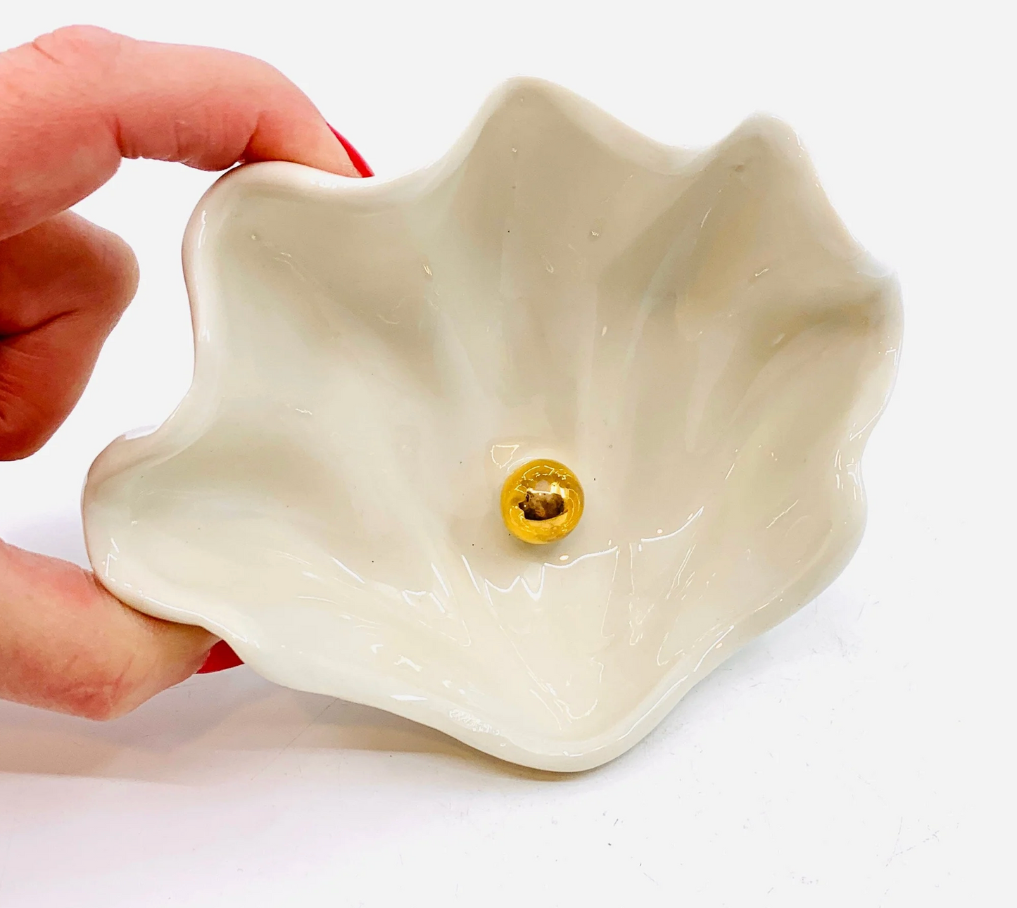 Shell Dish with Bead