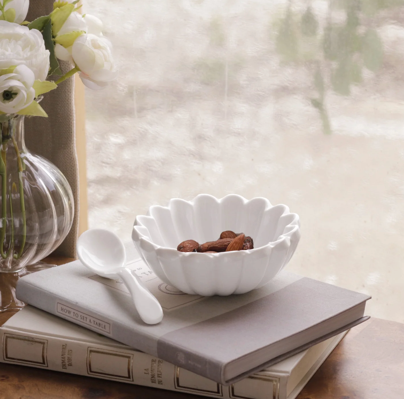VIDA Vienna Mini Bowl with Spoon White