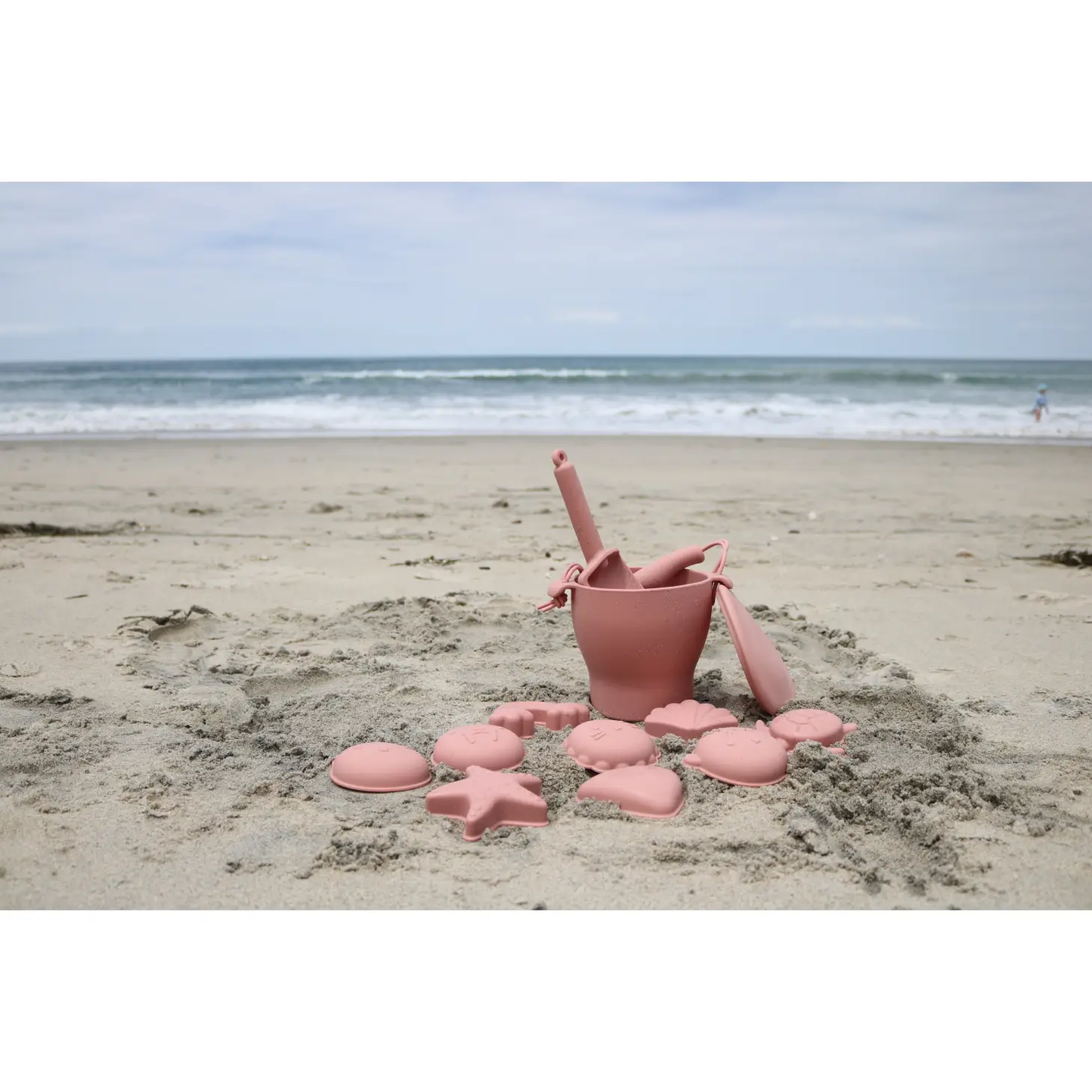 Beach Bucket 12 Pieces Blush